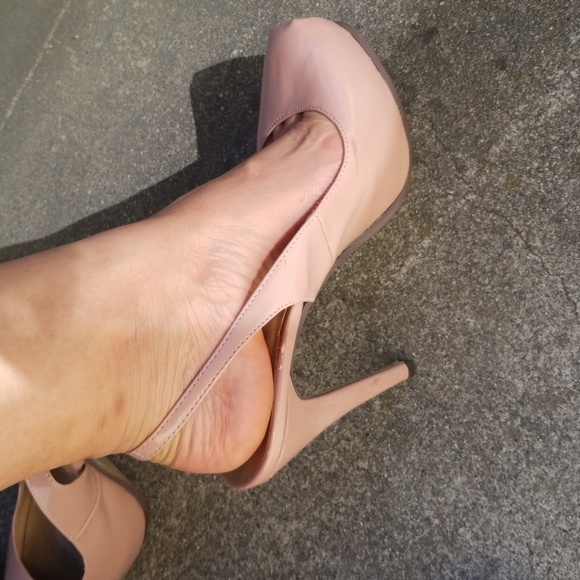 Heels - Picture 6 of 8